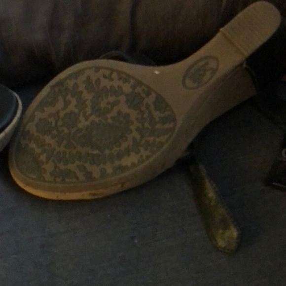 Ladies shoes - Picture 2 of 3